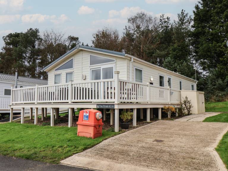 Cottage Cayton Bay