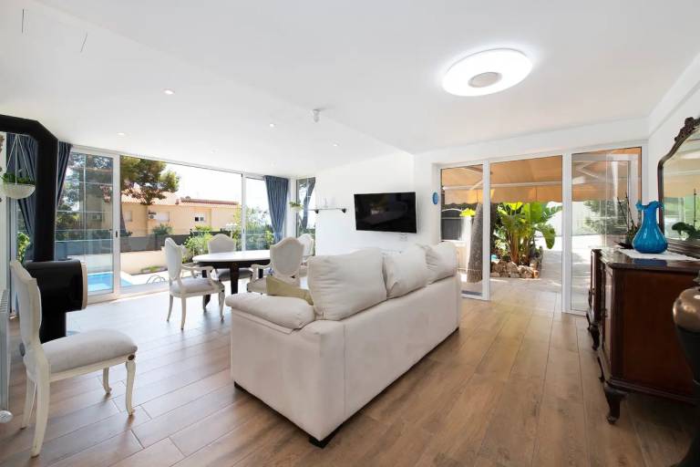 Fully equipped wonderful house with private pool, fast internet & grill | Garden view | Pet-friendly — photo 4