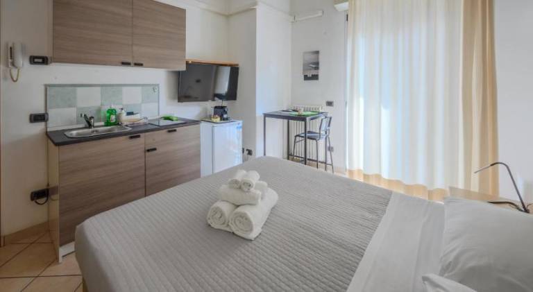 Serviced apartment with terrace | Good for workation — photo 2