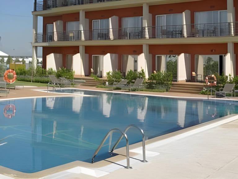 Hotel Isla de la Garena in Alcala de Henares