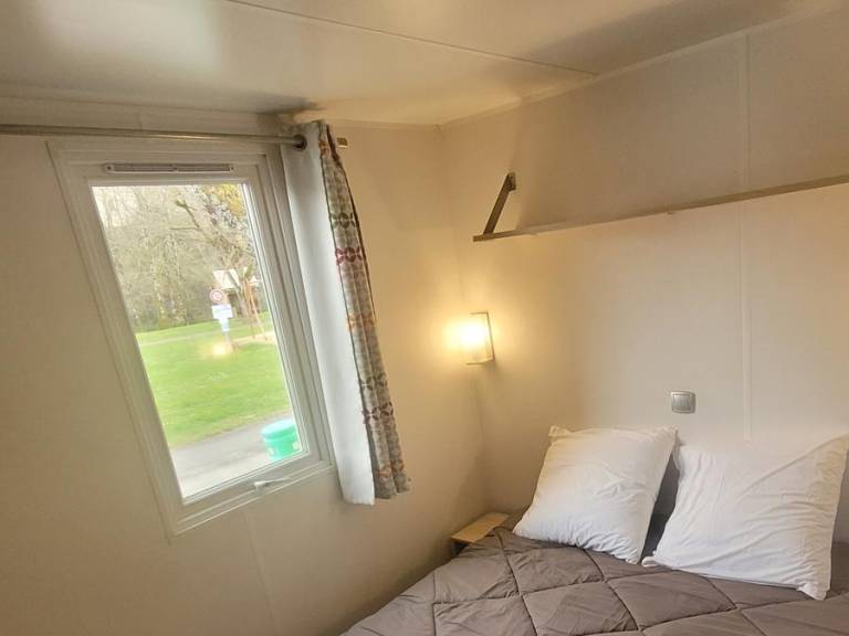 Mobile home with terrace & heated pool — photo 5
