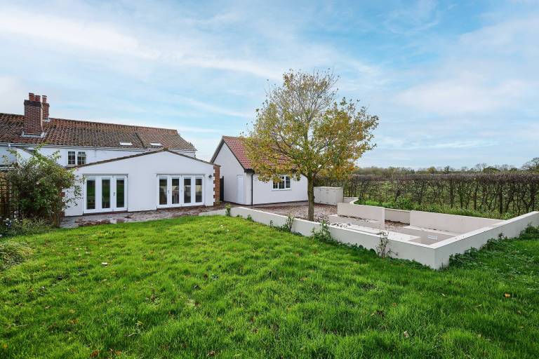 Children-friendly house with yard | Pet-friendly — photo 4