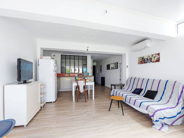 Fully equipped nice holiday apartment with patio, BBQ & yard | Next to the beach | Pet-friendly — photo 3