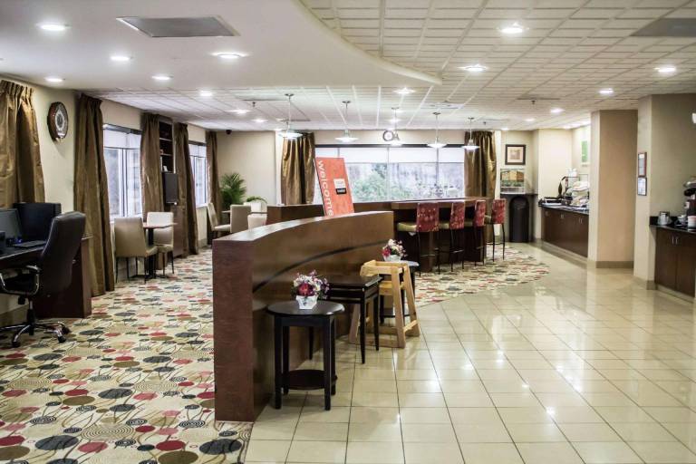 Comfort Suites Brunswick — photo 5