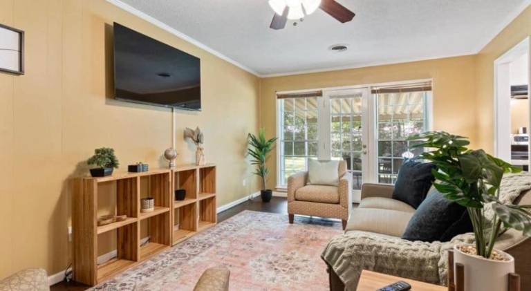 Big vacation home | Perfect for remote work | Pets allowed in Montgomery