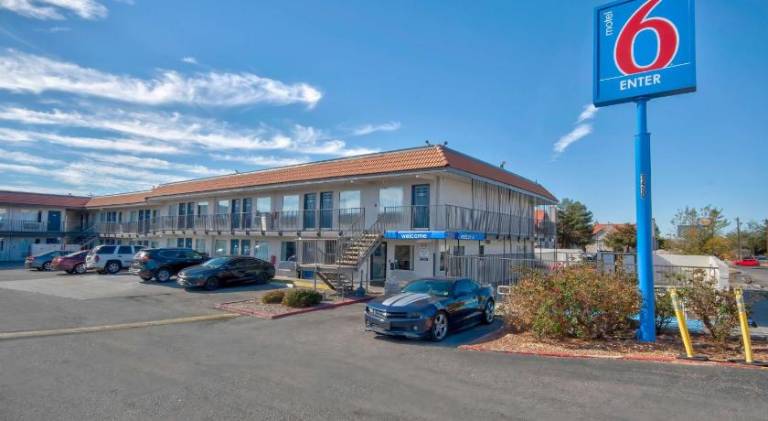 Motel 6 Albuquerque, NM - Carlisle — photo 4
