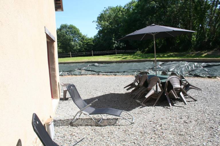 Gite with yard & grill — photo 2