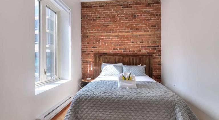 Rental apartment | Next to Notre-Dame Basilica in Montréal, QC