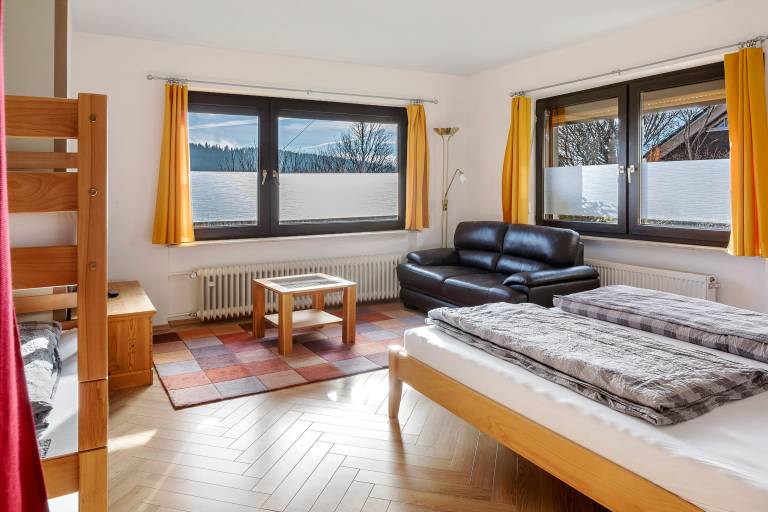 Apartment with yard & terrace | Garden view in Feldberg