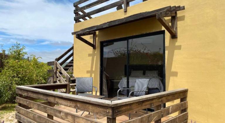 Vacation home with yard, pool & terrace — photo 4