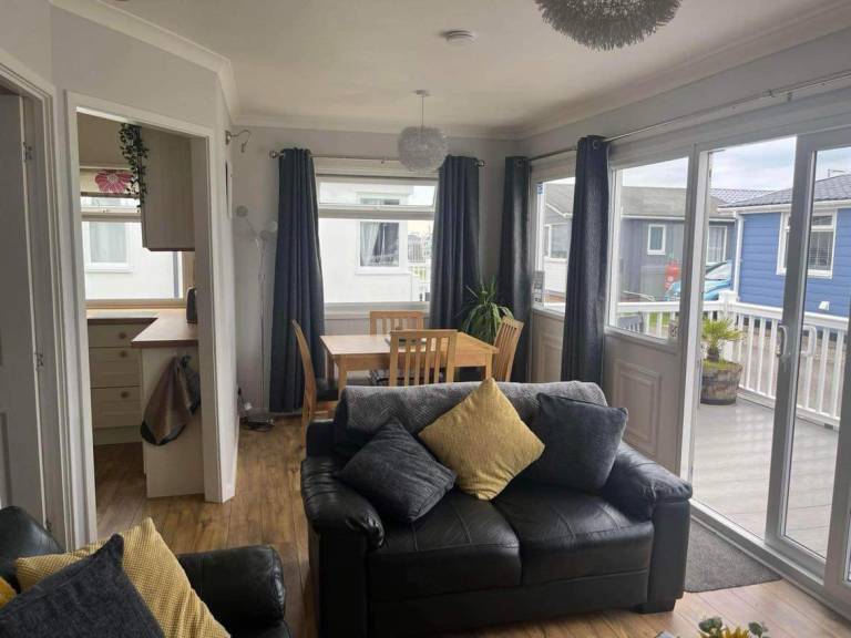 SeasideEscape-2Br-Sleeps4-Parking-PetsOK-Fireplace — photo 2