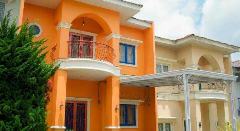 220 m&sup2; Villa