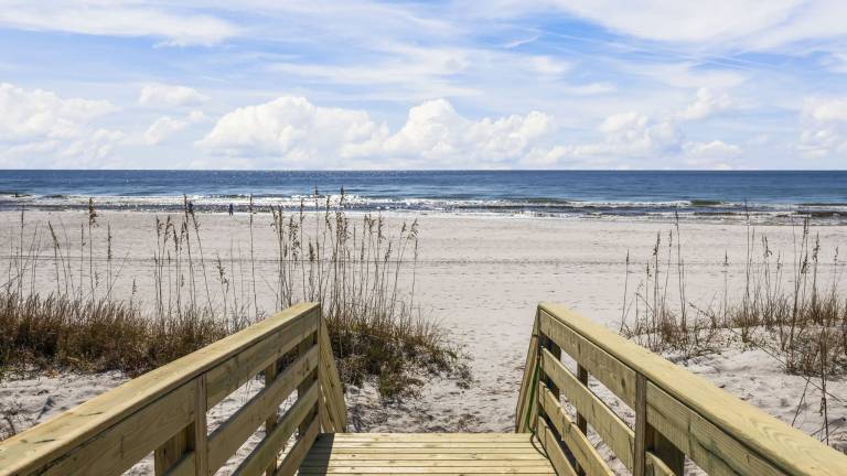 Vacation home with barbeque | Water view — photo 5