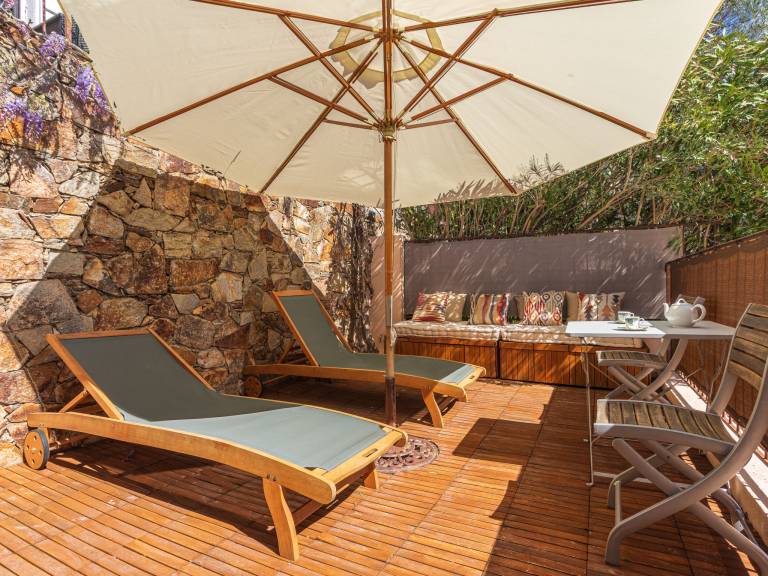 Vacation home with patio — photo 5