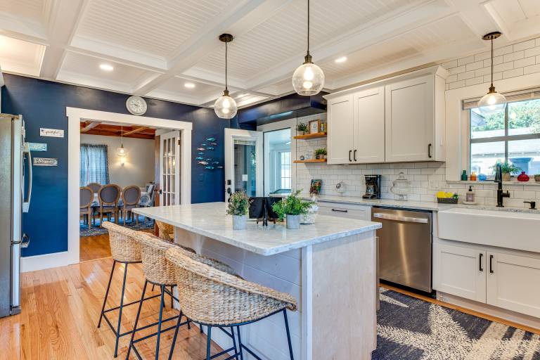 Hot Tub & Fireplace: Coastal Getaway in Maine — photo 2