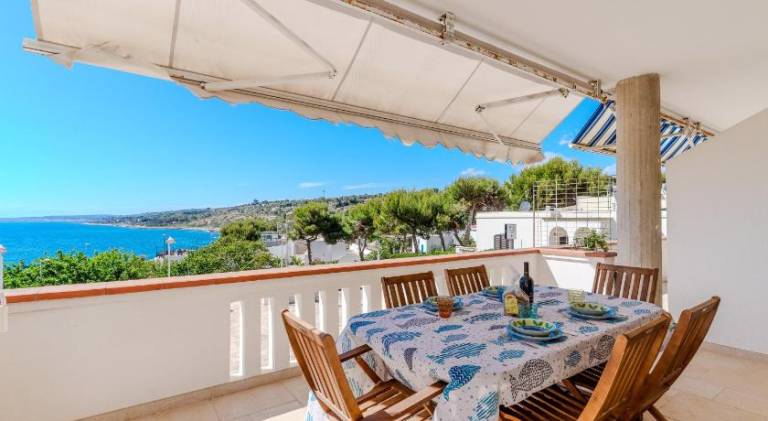 Rental apartment with 2 rooms for 5 persons in Patu
