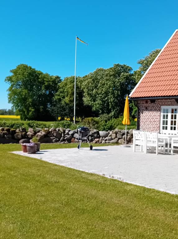 Vacation home with barbecue, garden & terrace — photo 5