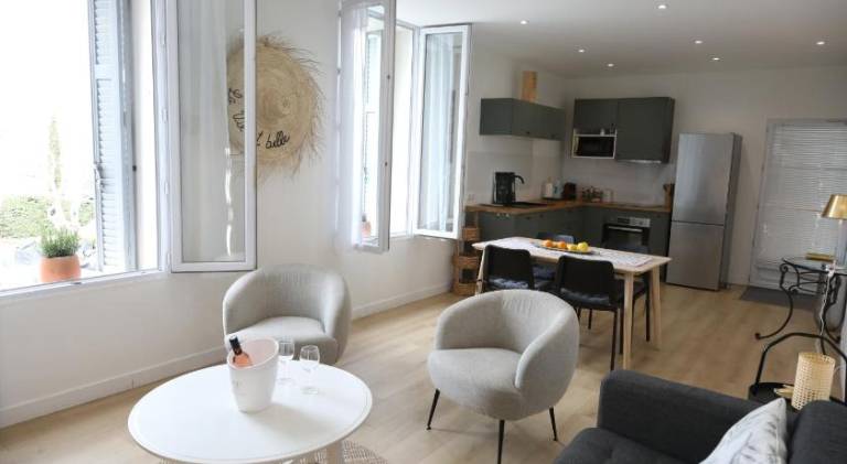 Apartment with garden in Bandol