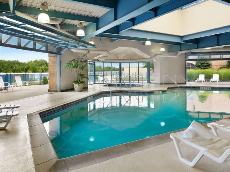 Holiday Inn Hotel & Suites Council Bluffs By IHG — photo 2