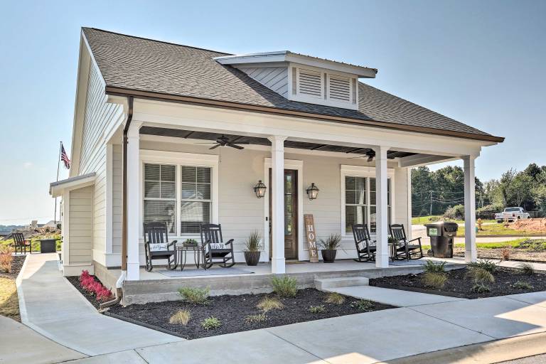 Stunning Lakefront Retreat w/ Dock Access! in Greenwood, SC