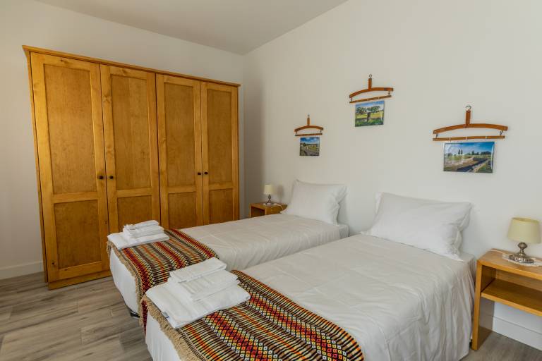 Family-friendly charming rental with pool, BBQ & yard | Nature view | Dogs allowed — photo 5