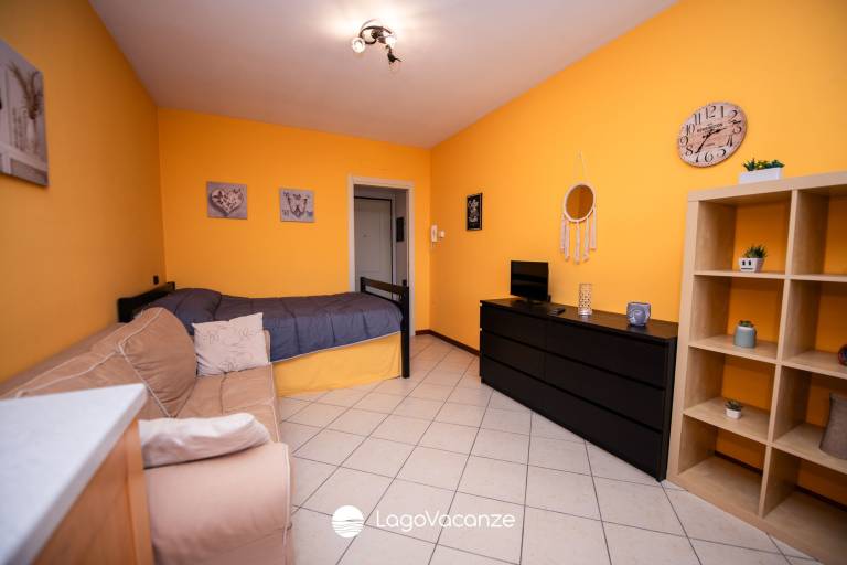 Family-oriented beautiful studio with pool, hot tub & yard | Dogs allowed — photo 4