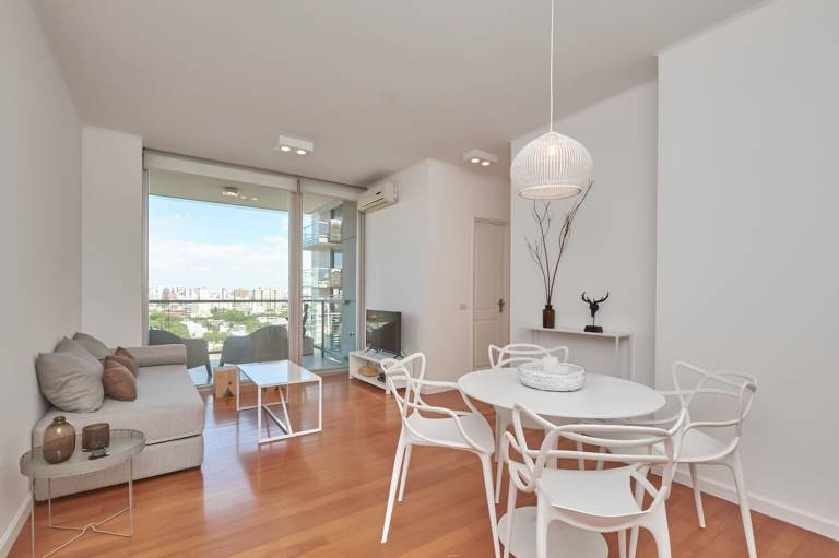 Torre Montagna I Stylish 1BR with balcony in Nu ez