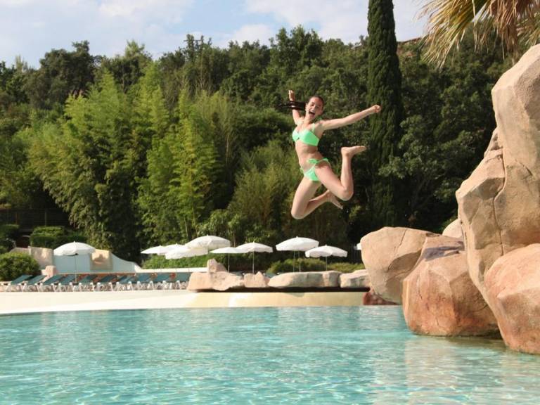 Holiday apartment with pool — photo 2