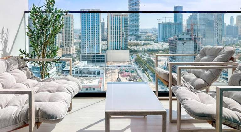 Apartment with hot tub, terrace & private pool — photo 2