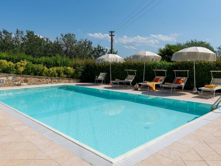House with terrace, private pool & grill — photo 4