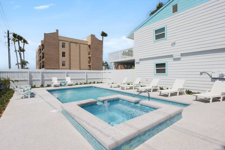Family-friendly lovely vacation home with private pool, patio & garden | Close to the beach | Pet-friendly in South Padre Island, TX