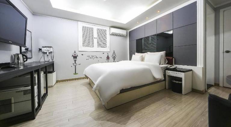 Zenith Hotel