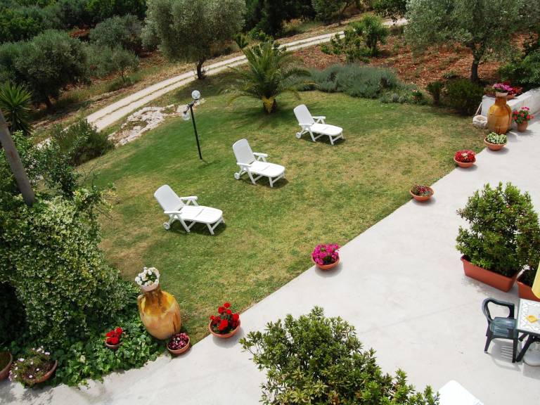 Holiday apartment with BBQ, yard & pool | Pets allowed — photo 5