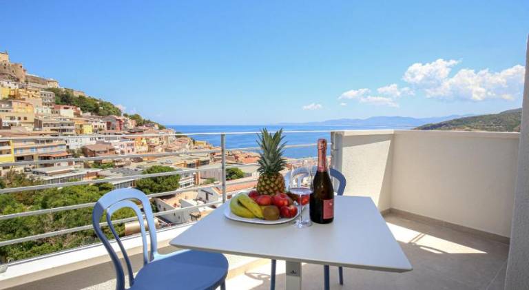 Pleasant rental apartment with terrace | Beach nearby | Dogs allowed in Castelsardo