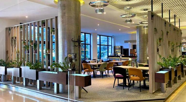 City Hotel — photo 3