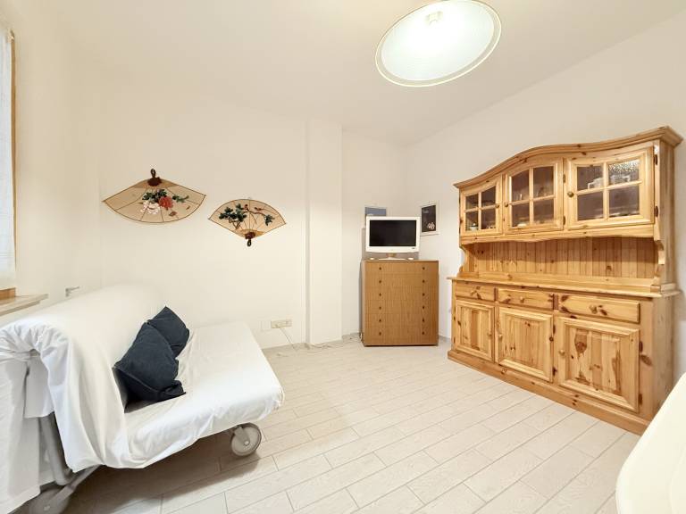 Rental apartment with yard — photo 4