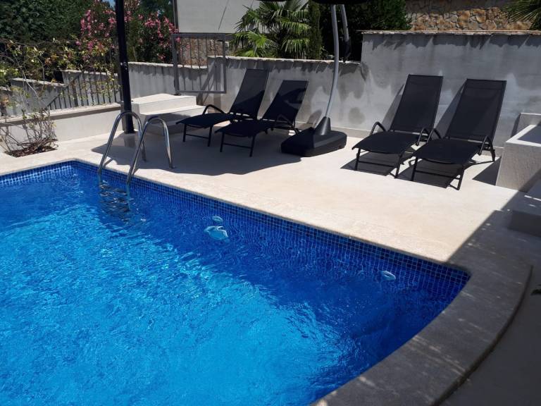 Villa with private pool, garden & BBQ — photo 5