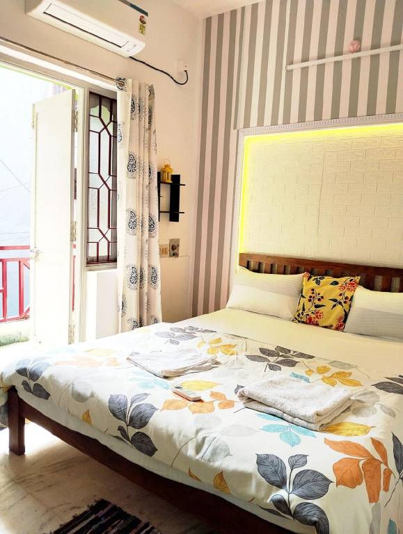 SUPER Luxury WhiteTown 1BHK walkable to beach — photo 2