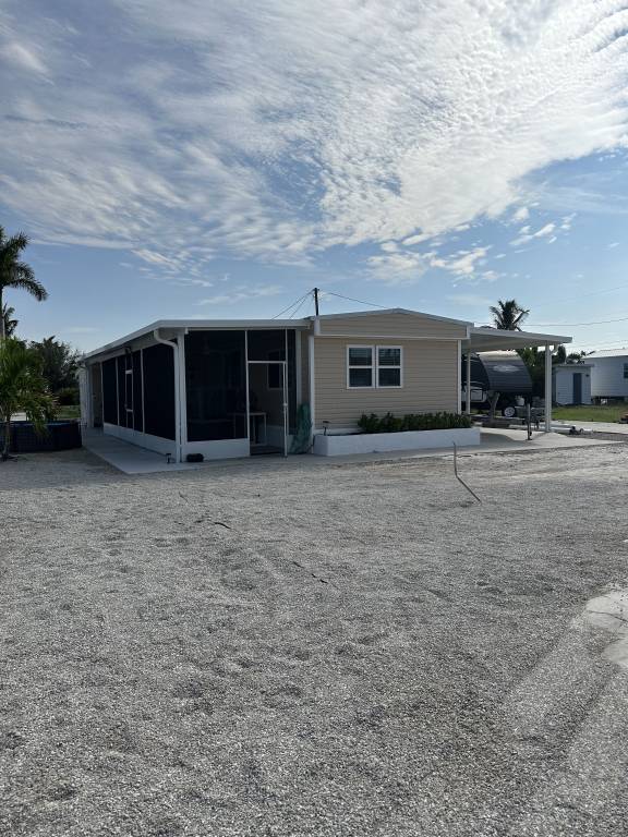 Caravan Saint James City