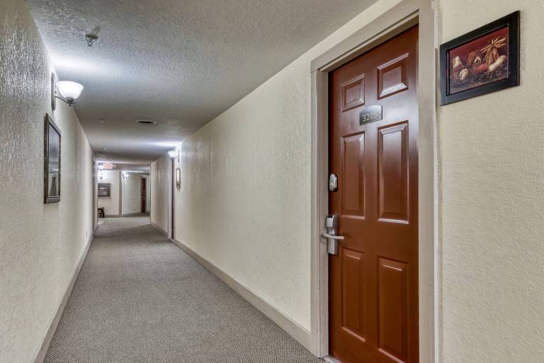 Children-friendly condo with pool | Pets allowed — photo 3