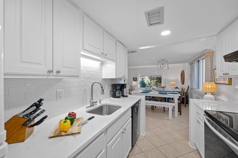 251 Stoney Creek Villa Steps to Harbour Town Community Pool Private Patio — photo 5