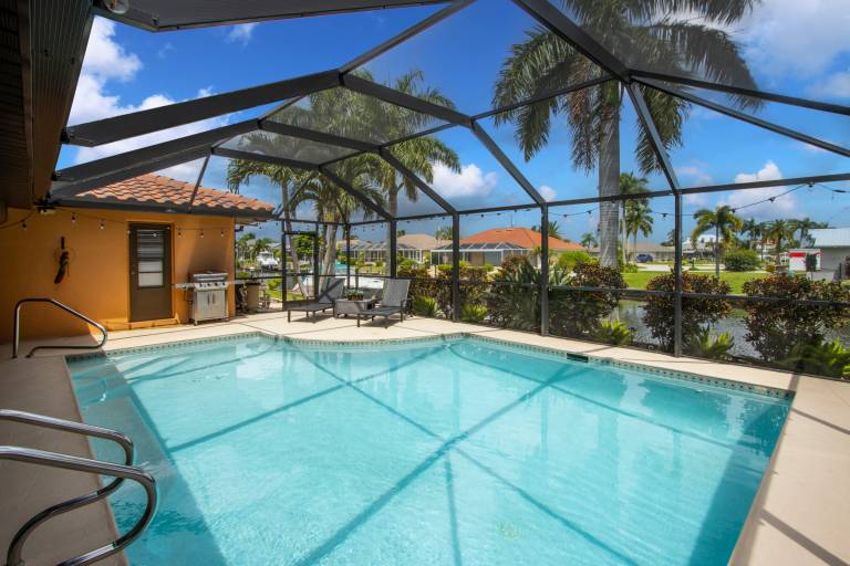 Family-oriented spacious vacation home with private pool & BBQ | Water view | Dogs allowed — photo 2
