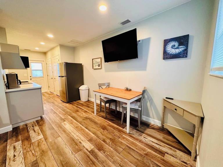 Cabin  Tavares