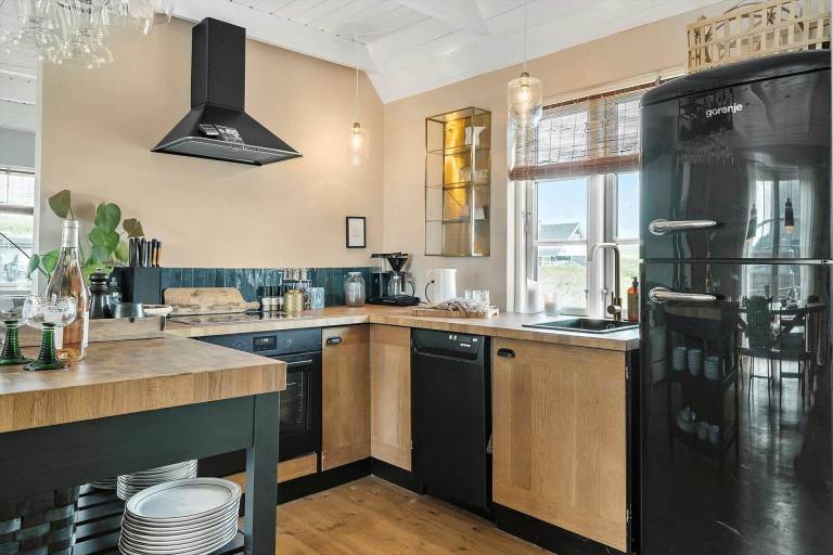 Fully equipped nice house with grill & patio | Dogs allowed — photo 3