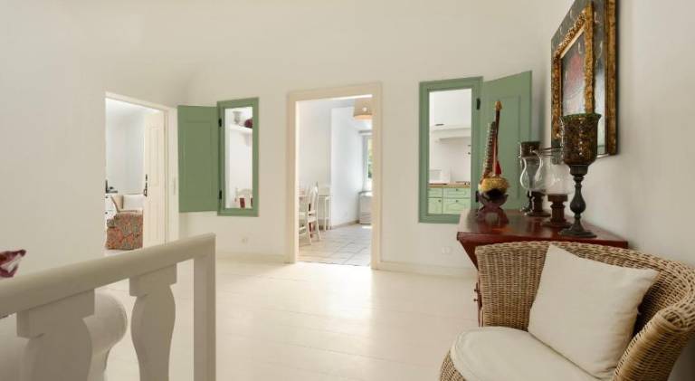 Apartment with jacuzzi — photo 3