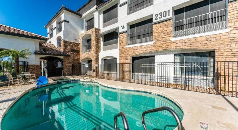 Apartment with pool | Pets allowed — photo 3