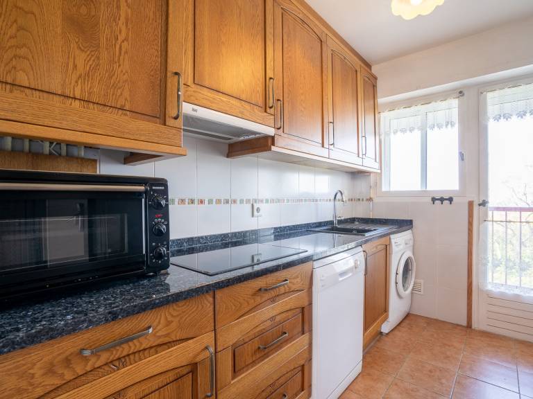 Rental apartment with yard | Sea view — photo 4