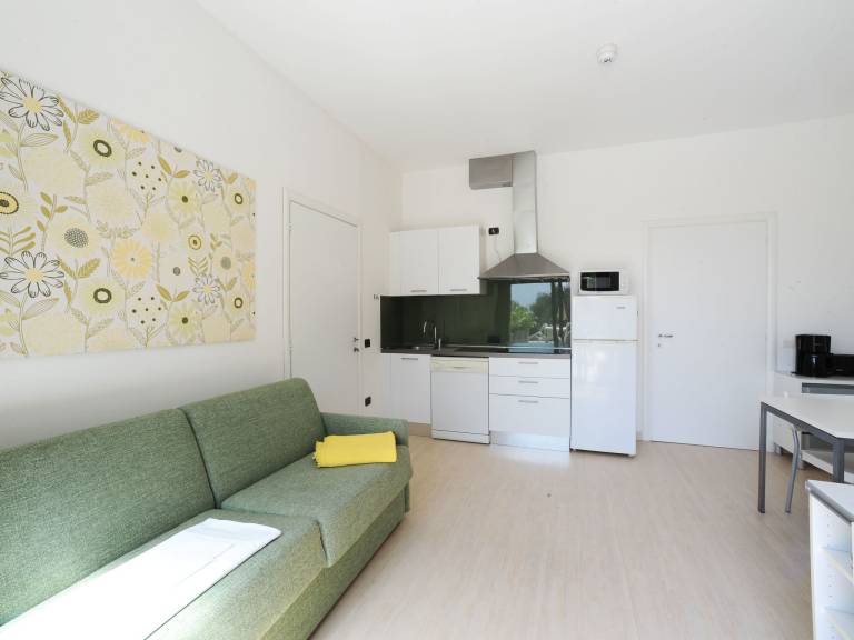 Rental apartment with yard, pool & patio | Next to the beach | Dogs allowed — photo 2