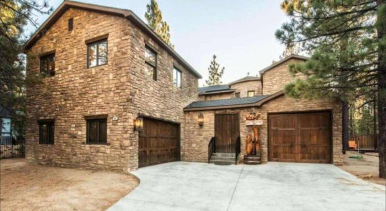 Walk to Lake 6BR Cabin w Game Room Hot Tub Big Bear Castle in Big Bear Lake, CA