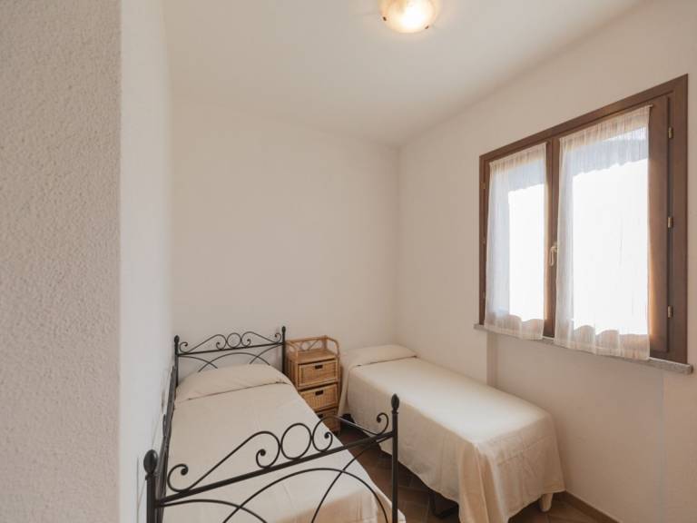 Holiday apartment with yard & barbecue — photo 5